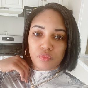 Meet your Posher, Elaina